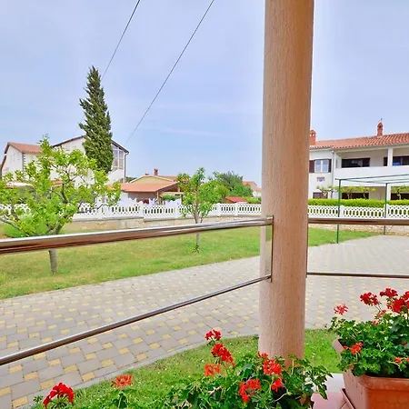 Apartments Bogetic Premantura Exterior photo